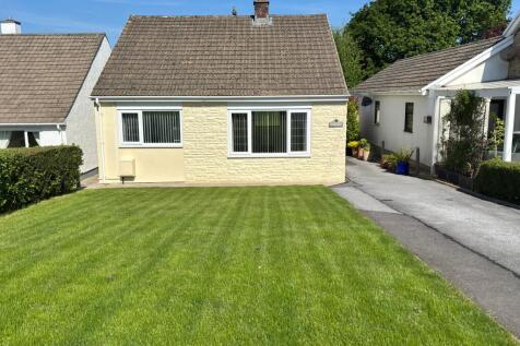 Heol Nantyglasdwr, Cwmffrwd... 2 bed detached bungalow for sale