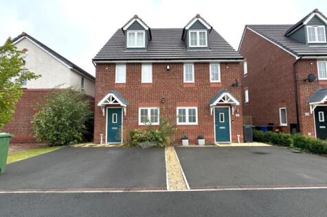 3 bedroom town house for sale