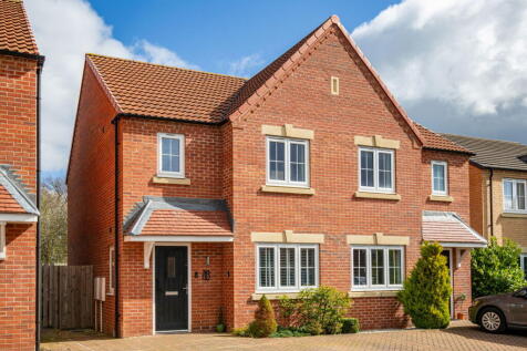 3 bedroom semi-detached house for sale
