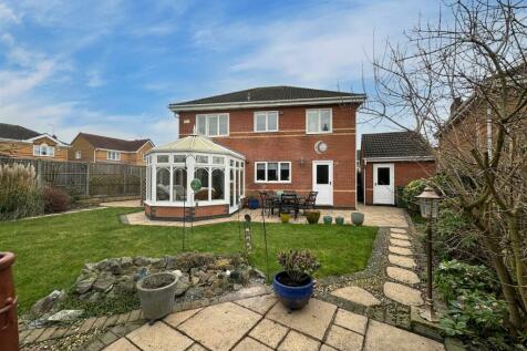 4 bedroom detached house for sale