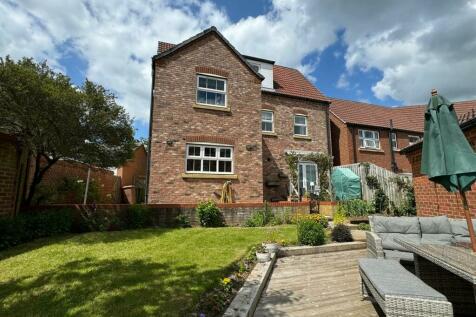 5 bedroom detached house for sale