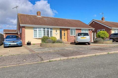 Walton on the Naze CO14 3 bed bungalow for sale