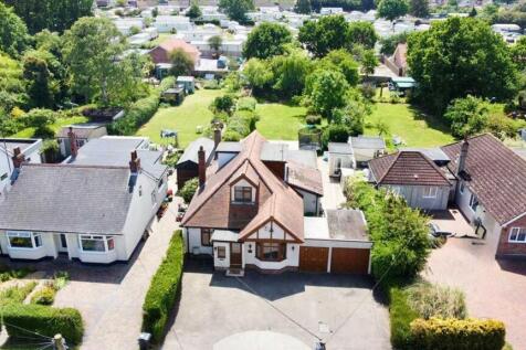 Little Clacton CO16 4 bed bungalow for sale
