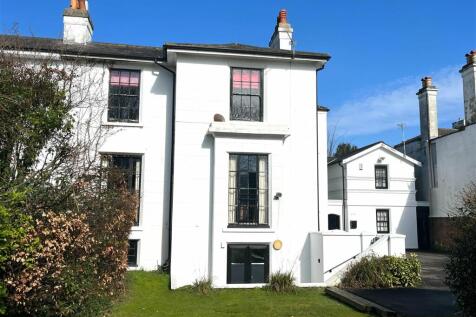 The Gallery, Bury Road, Gosport, PO12 9 bed semi