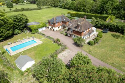 6 bedroom detached house for sale