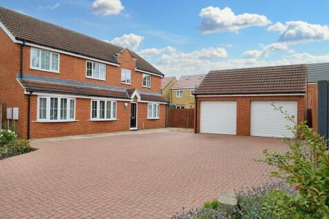 5 bedroom detached house for sale