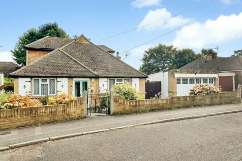 4 bedroom detached bungalow for sale