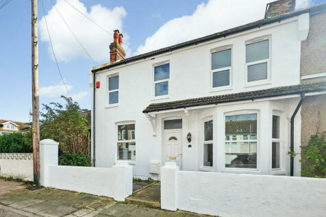 5 bedroom semi-detached house for sale