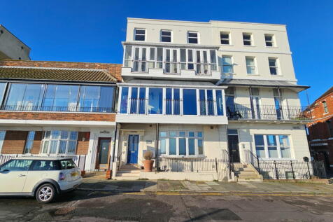 2 Sion Hill, Ramsgate CT11 3 bed flat for sale