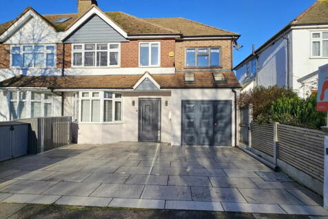 4 bedroom semi-detached house for sale