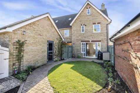 3 bedroom town house for sale