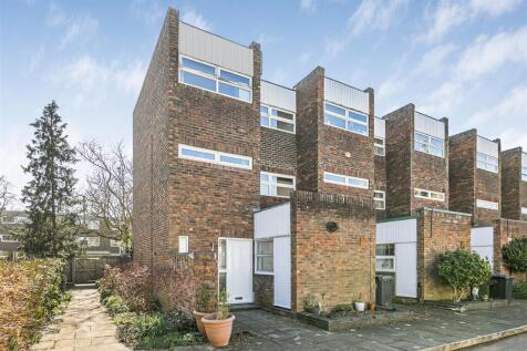 4 bedroom town house for sale
