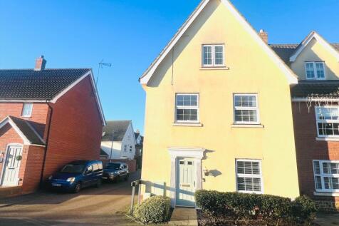 Deas Road, South Wootton, King's... 4 bed semi