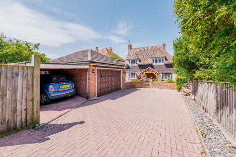Northgate, Hunstanton 4 bed detached house for sale