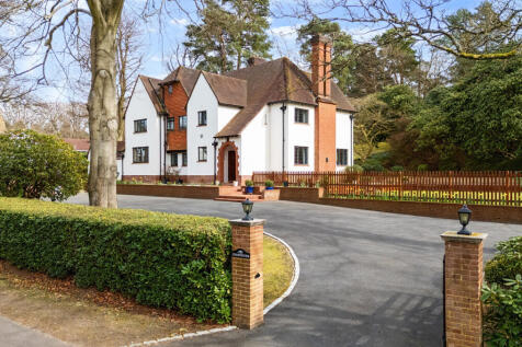 5 bedroom detached house for sale
