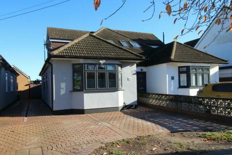 Rainham RM13 3 bed bungalow for sale