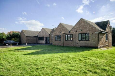 5 bedroom detached bungalow for sale