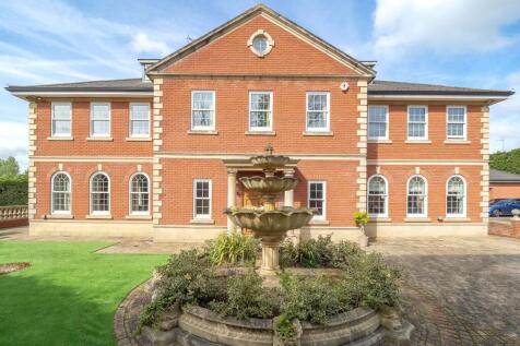 6 bedroom detached house for sale