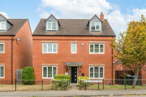 6 bedroom detached house for sale