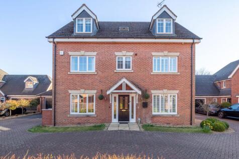 5 bedroom detached house for sale