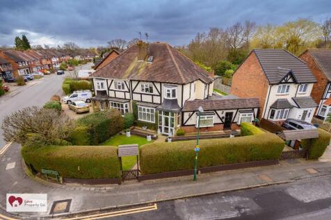5 bedroom semi-detached house for sale