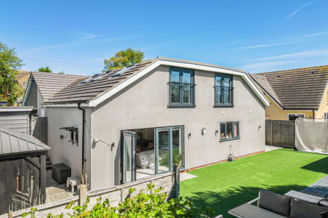 Gilders, Sawbridgeworth CM21 5 bed detached house for sale