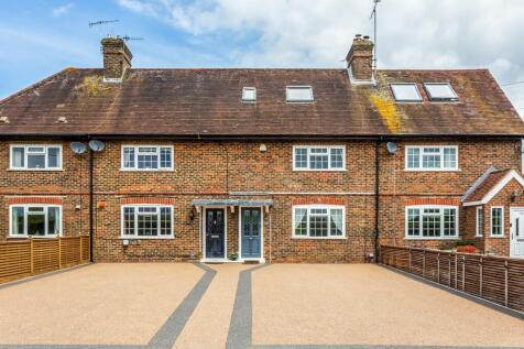 Lingfield Road, Edenbridge, Kent, TN8 3 bed terraced house for sale