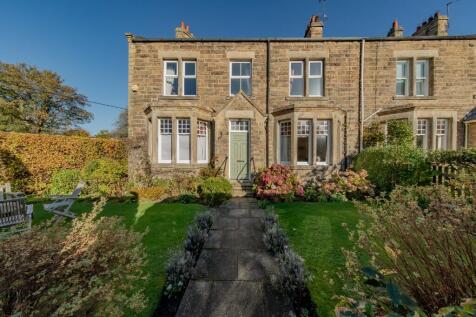 4 bedroom semi-detached house for sale