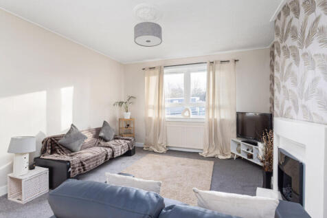 Auldhill Road, Bridgend EH49 2 bed ground floor flat for sale
