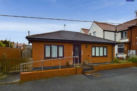 2 bedroom semi-detached bungalow for sale