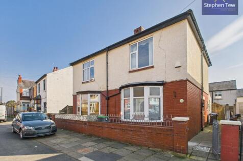 Ilford Road, Blackpool, FY4 2 bed semi