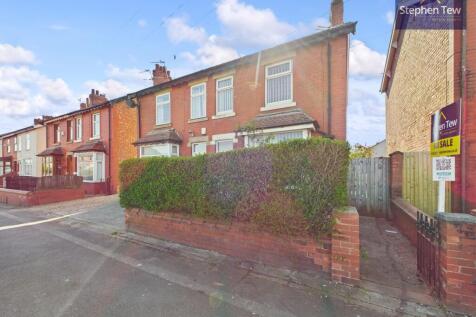 Vicarage Lane, Blackpool, FY4 2 bed semi