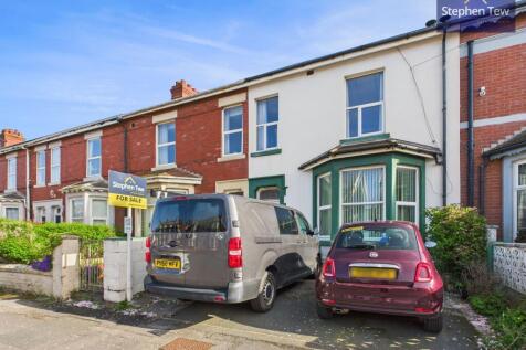 4 bedroom terraced house for sale