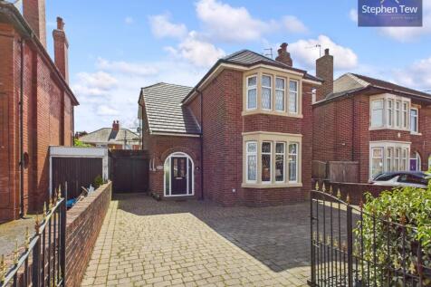 St. Lukes Road, Blackpool, FY4 3 bed detached house for sale