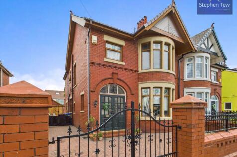4 bedroom semi-detached house for sale