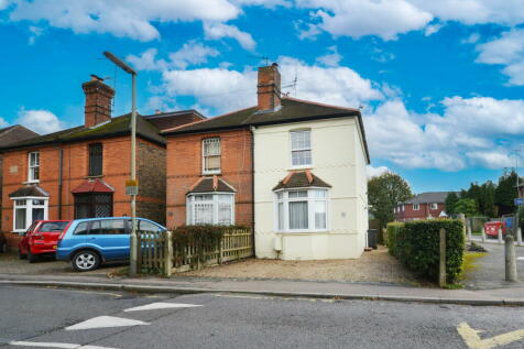 2 bedroom semi-detached house for sale