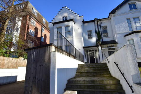 Shoot Up Hill, London NW2 2 bed apartment for sale