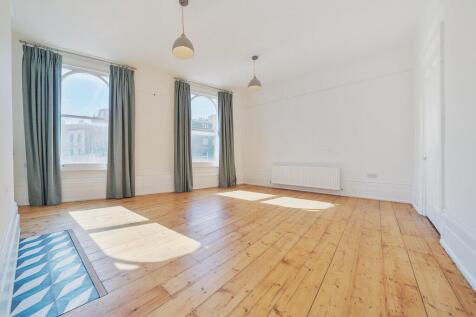 3 bedroom flat for sale