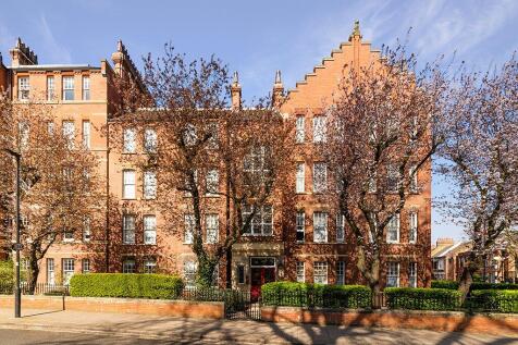3 bedroom flat for sale