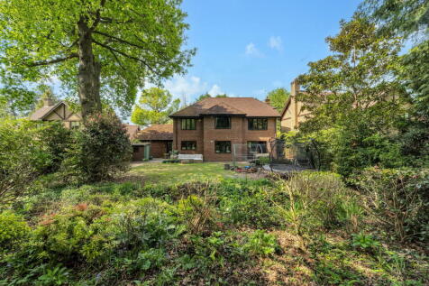 5 bedroom detached house for sale