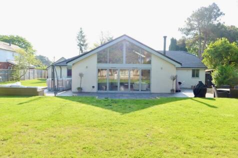 5 bedroom detached bungalow for sale