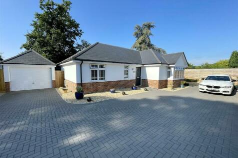 3 bedroom detached bungalow for sale