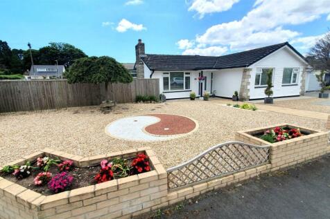 3 bedroom detached bungalow for sale