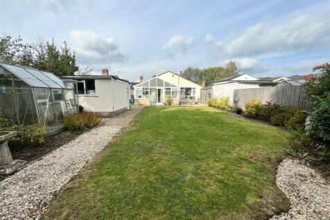 2 bedroom detached bungalow for sale