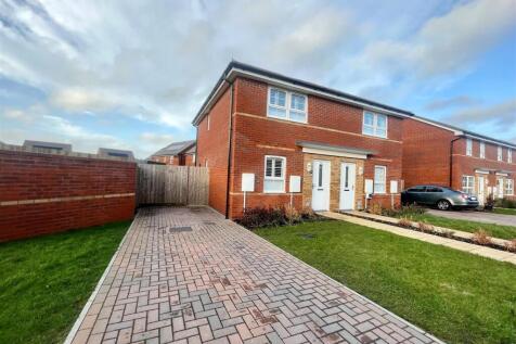 2 bedroom semi-detached house for sale