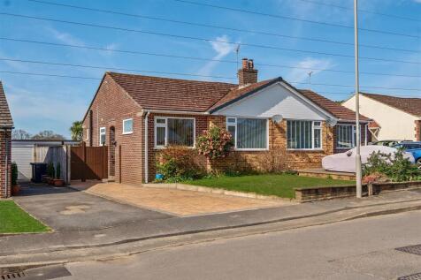 2 bedroom semi-detached bungalow for sale
