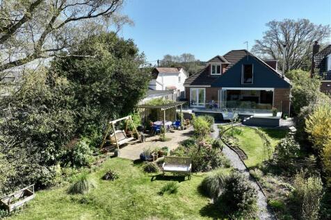 4 bedroom chalet for sale