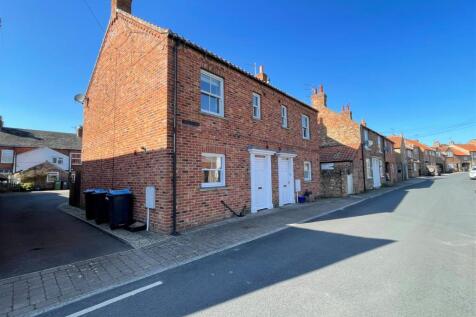 2 bedroom semi-detached house for sale
