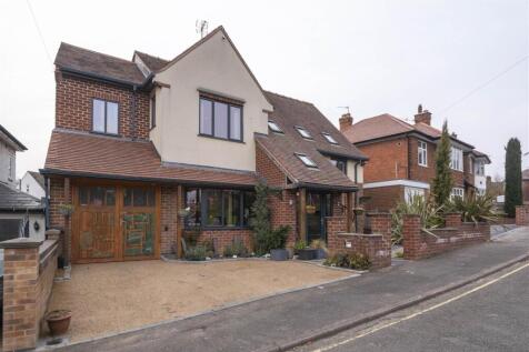 5 bedroom house for sale