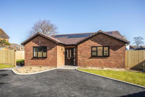 3 bedroom detached bungalow for sale